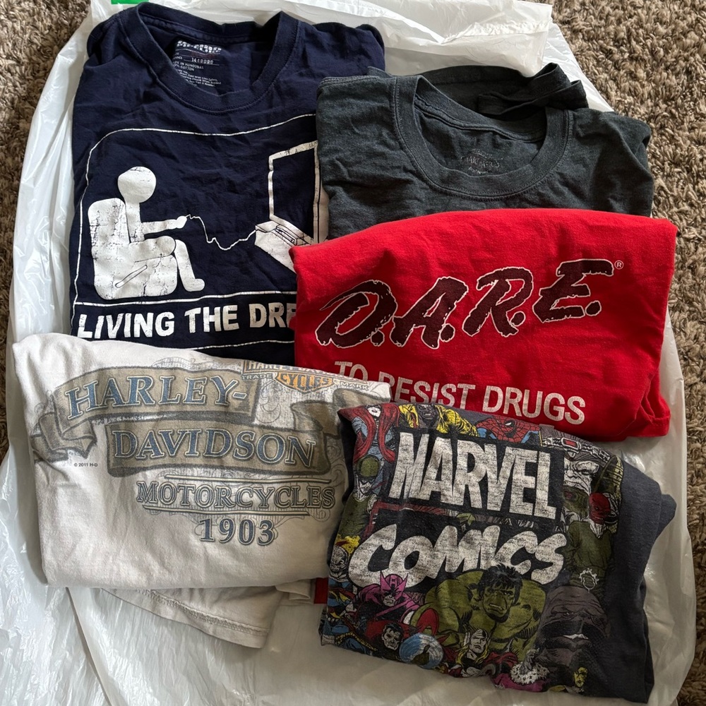 Men’s XL T-Shirt Bundle - 5 shirts